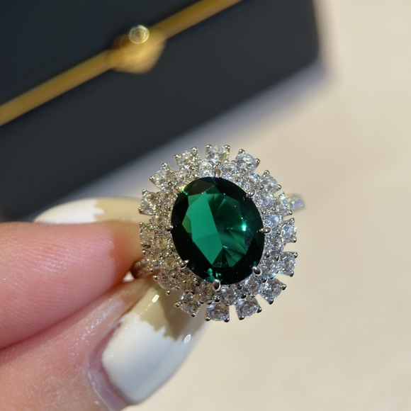 emerald sunflower ring - Picture 2 of 8